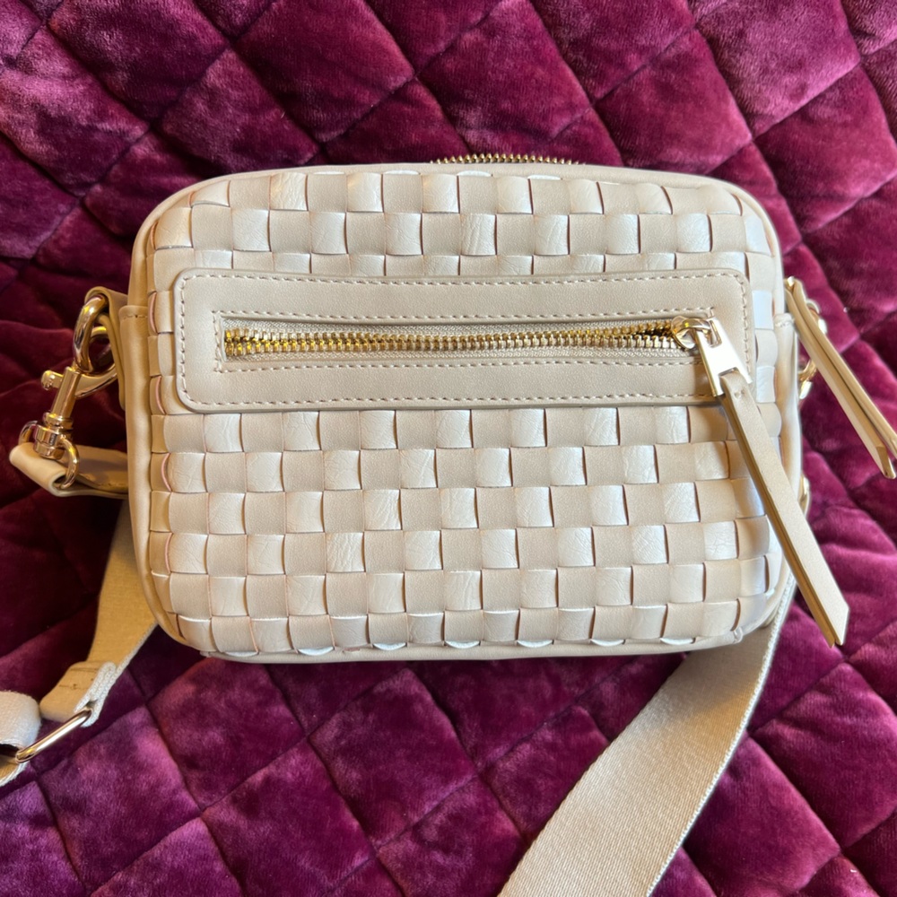 Camera crossbody bag